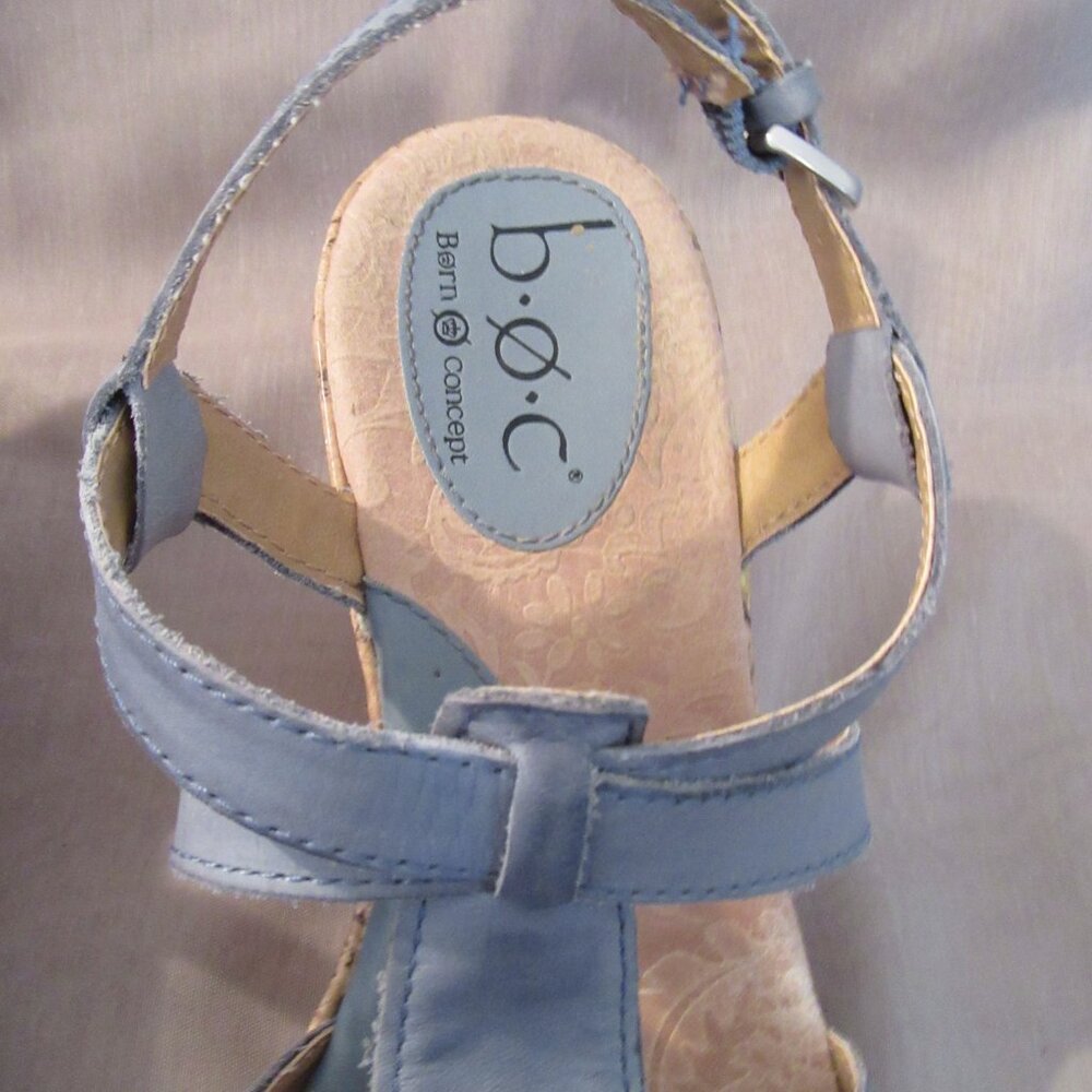 b. o. c. Summer Wedge Leather top Sandals, Cushy Insole, size 8